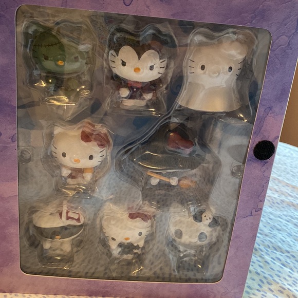 Hello kitty 2011 Halloween collectable set BNIB never opened - Picture 6 of 8